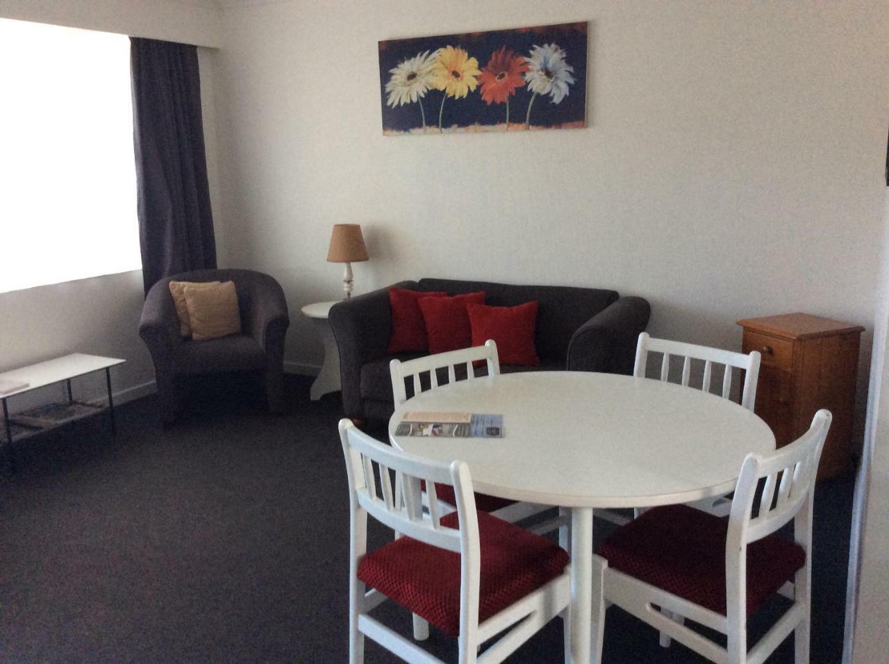Clyde Apartments Bagian luar foto
